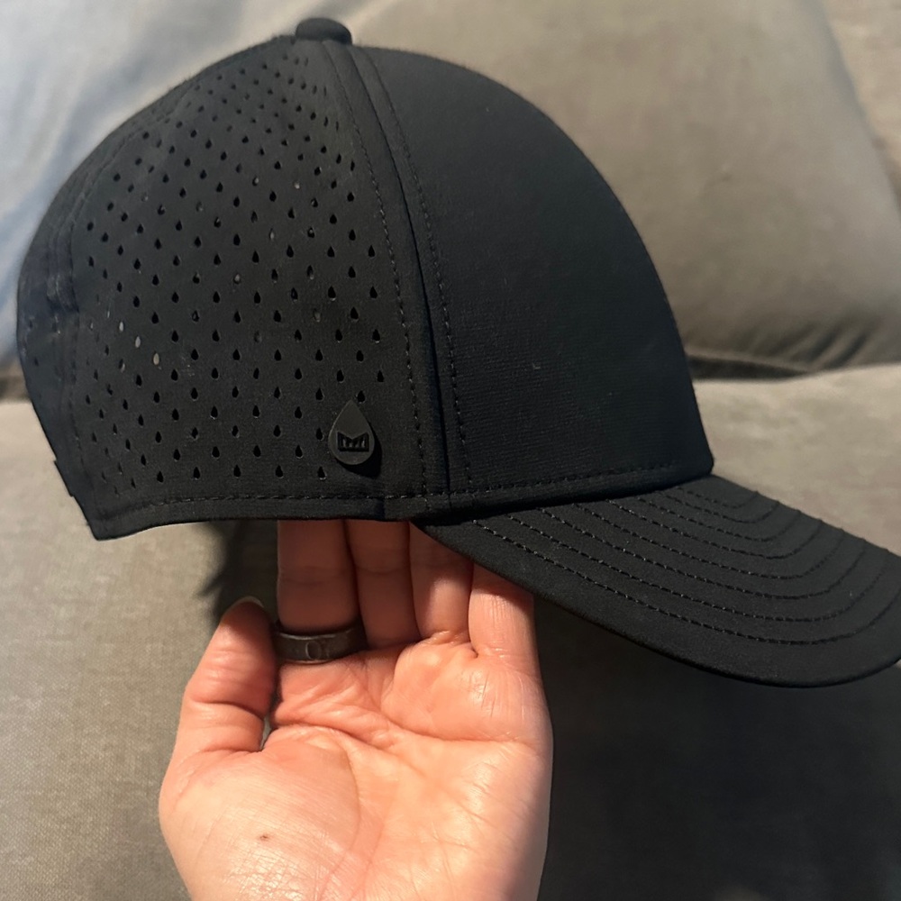 Used Black melin hat
